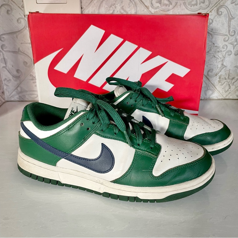 Nike Women’s Dunk Low Retro Sneakers 8.5- Green, White and Navy